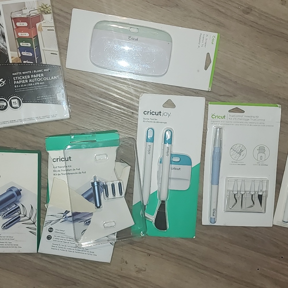 Circut bundle - Picture 3 of 3